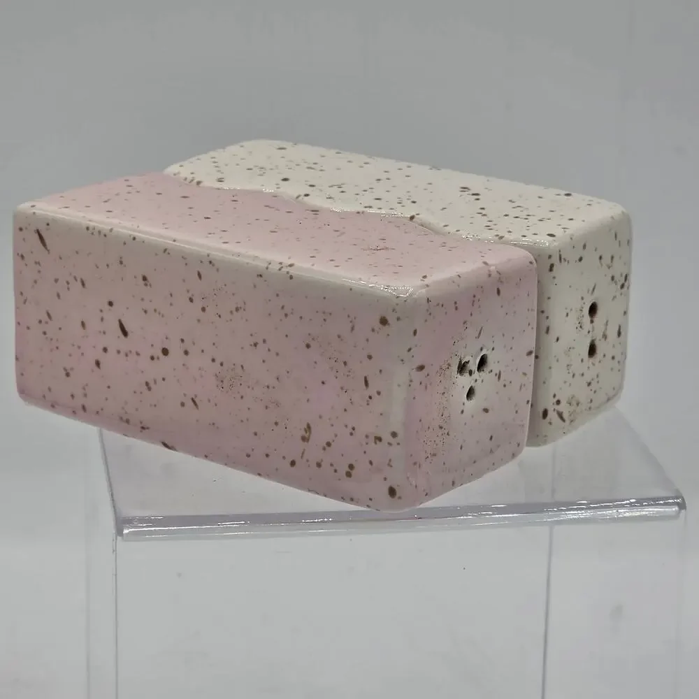 Room Essentials Speckled Ceramic Interlocking Jigsaw Salt and Pepper Shaker Set